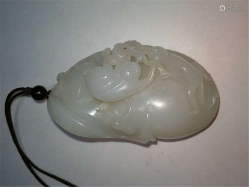 High Quality Chinese Hetian Jade Carving Pendand