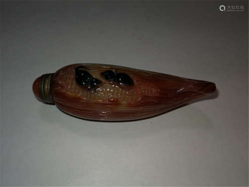 Old Chinese Glass Carving Snuff Bottle