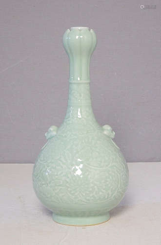 Chinese Monochrome Green Glaze Porcelain Vase With Mark