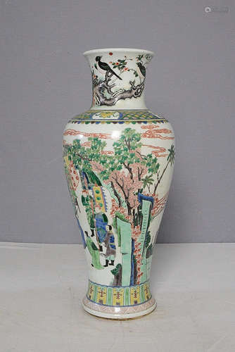 Chinese Wu-Cai Porcelain Vase