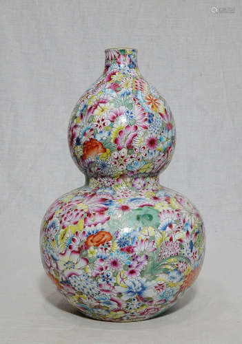 Chinese Famille Rose Porcelain Gourd Shape Vase With Ma