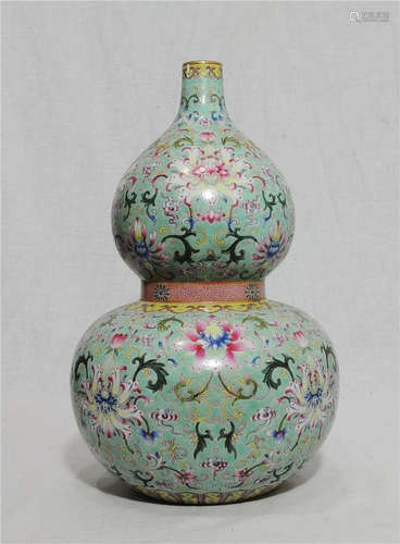 Chinese Famille Rose Porcelain Gourd Shape Vase With Ma