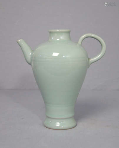 Chinese Green Glaze Celadon Porcelain Water Bottle