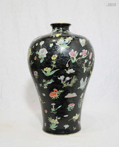 Chinese Black Glaze Porcelain Mei-Ping With Mark