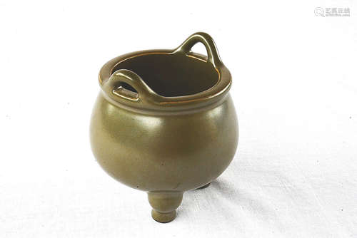 Small Chinese Teadust Tripod Porcelain Incense Burner