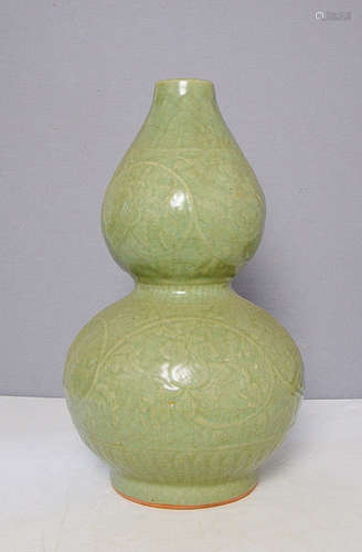 Chinese Celadon Green Glaze Porcelain Gourd Vase