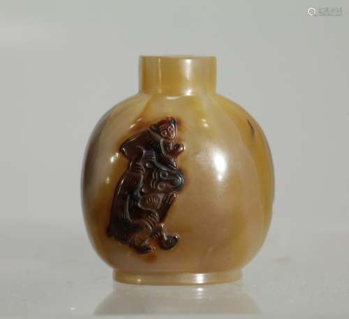 Chinese Carved Agate Snuff Bottle