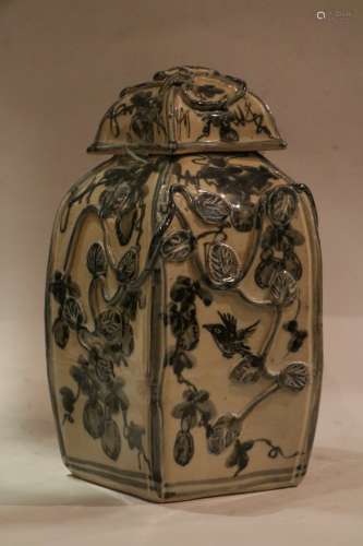 Chinese Porcelain Cover Jar