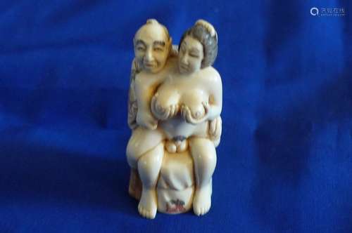 Vintage sight Japanese Erotic Netsuke