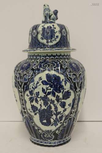 Delft Blue&White Covered Vase