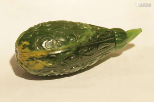 Chinese Spinach Jade Snuff Bottle