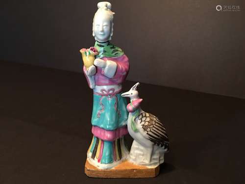 Antique Chinese Famille Rose Meiren with a Quail, 18th Century. 7 1/4