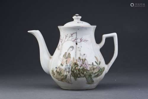 FAMILLE ROSE PORCELAIN TEAPOT