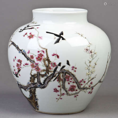 A CHINESE PORCELAIN JAR