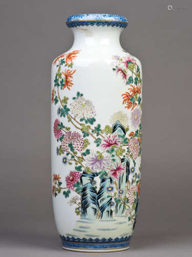 A DOUCAI ROULEAU PORCELAIN VASE