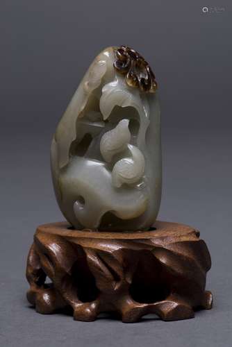 CARVED JADE ORNAMENT