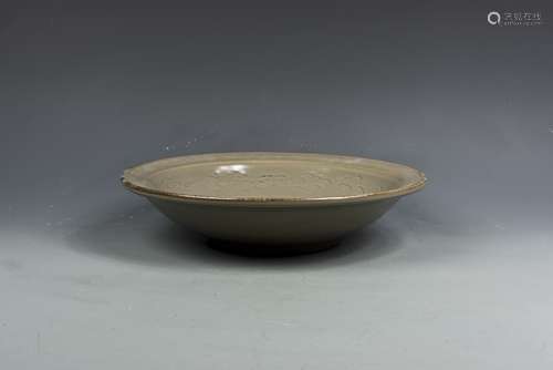 CHINESE CELADON FOLIATE DISH