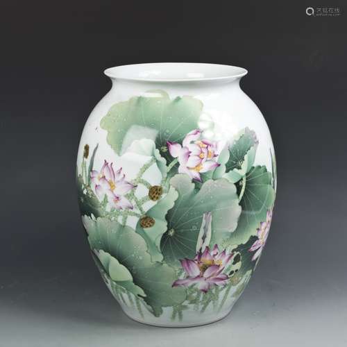 FAMILLE ROSE PORCELAIN JAR