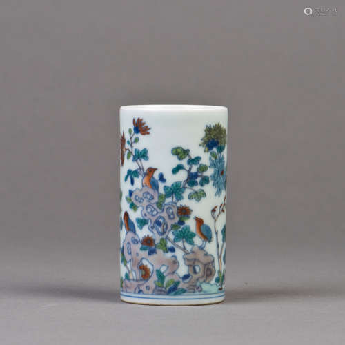 A FAMILLE ROSE PORCELAIN BRUSH POT