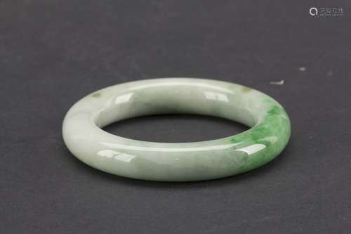 JADEITE JADE BANGLE BRACELET. COMESE WITH GIA CERTIFICATE