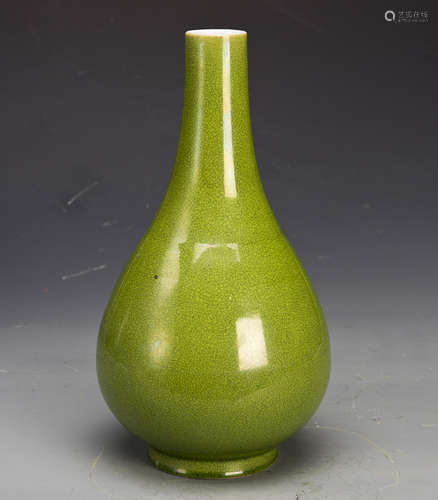 A Green Glazed Porcelain Vase