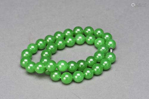 JADEITE BEADS NECKLACE