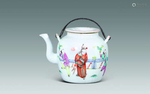 清 粉彩婴戏茶壶 瓷器