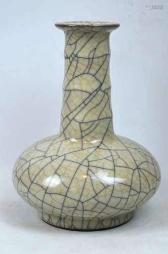 Chinese Ge Yao Porcelain Vase with Crackle