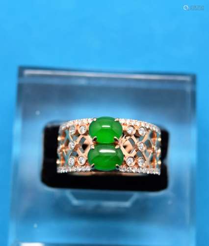 Exceptional Glassy Imperial Green Jadeite Diamond