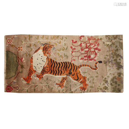 TIBETAN 'TIGER' RUG TIBET, EARLY 20TH CENTURY 172x93cm