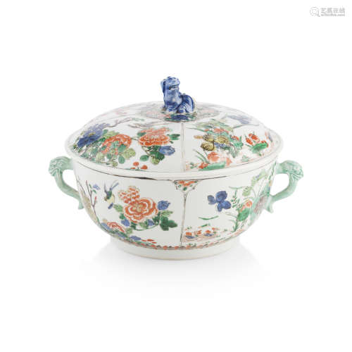FAMILLE VERTE TUREEN AND COVER KANGXI PERIOD 26cm wide (including handles)