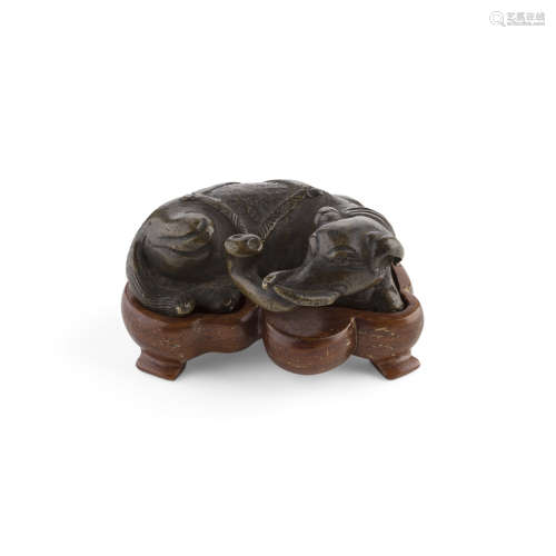 SMALL BRONZE 'ELEPHANT' SCROLL WEIGHT MING DYNASTY 5.8cm long, 160g