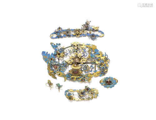 A set of kingfisher feather-embellished hair ornaments and jewellery,19th century