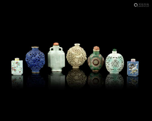 A group of porcelain snuff bottles,19th century