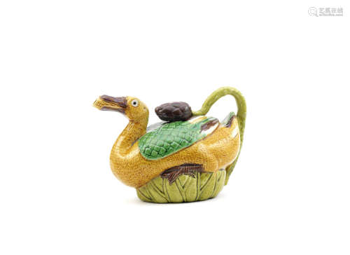 A famille verte duck-form ewer,Late Qing Dynasty