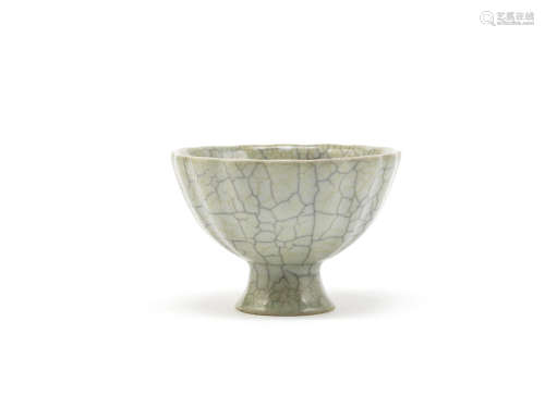 A crackle glazed stem cup,Qing Dynasty or later
