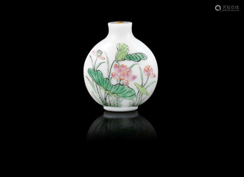 A glass enamelled 'lotus and cricket' snuff bottle,Late Qing Dynasty/Republic Period