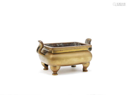 A bronze rectangular incense burner,Xuande six-character mark, Late Qing Dynasty