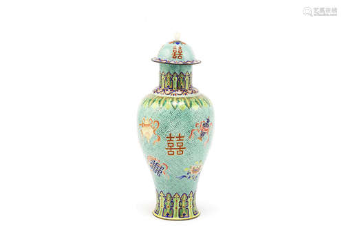 A painted enamel 'Eight Buddhist Emblems' baluster vase and cover,19th century