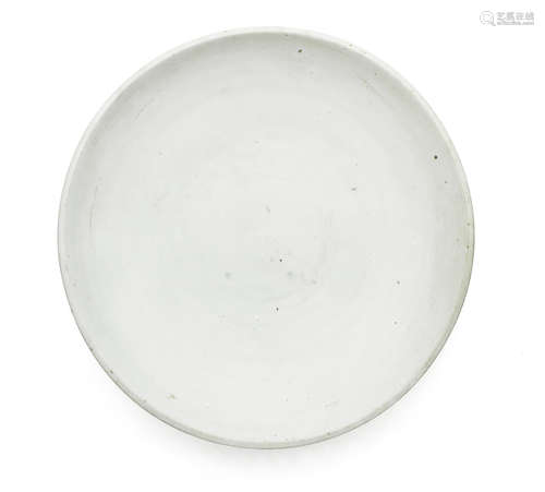 A dehua incised dish,Qing Dynasty