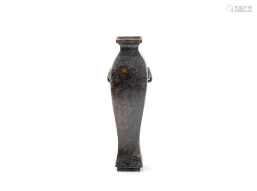 A square tapering bronze vase,Late Ming Dynasty