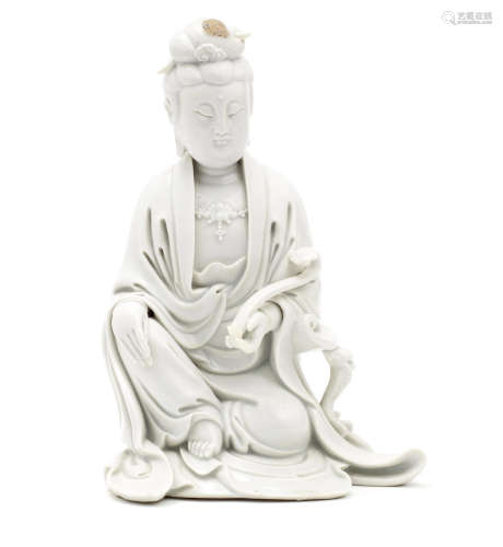 A blanc-de-chine figure of Guanyin,18th/19th century