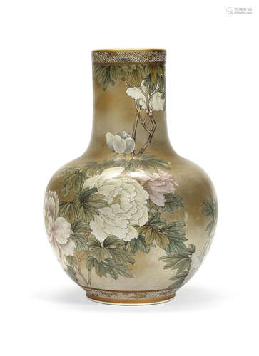 A Satsuma bottle vase,By Kinkozan, Meiji Period