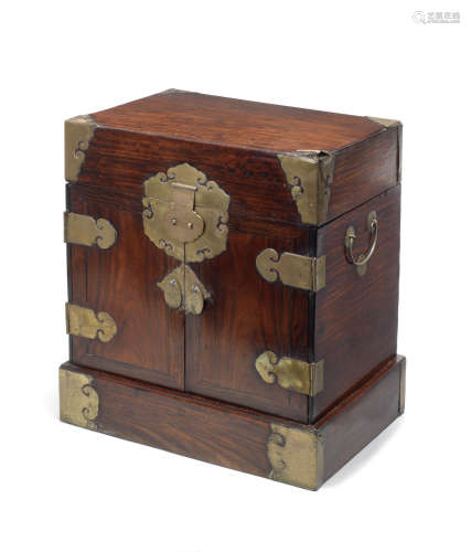 十八世纪 黄花梨官皮箱