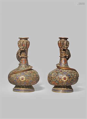 A PAIR OF CHINESE CLOISONNÉ BOTTLE VASES QING DYNASTY