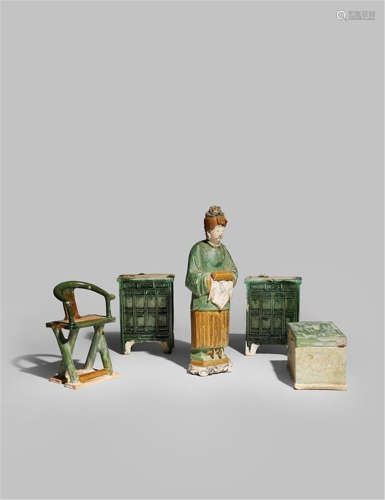 A CHINESE POTTERY FIGURE AND FOUR POTTERY ITEMS OF FURNITURE MING DYNASTY