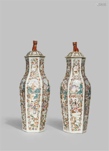 A PAIR OF CHINESE FAMILLE ROSE HEXAGONAL VASES AND COVERS LATE 18TH CENTURY