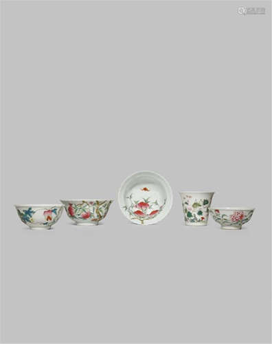 FIVE CHINESE FAMILLE ROSE BOWLS LATE QING DYNASTY/ REPUBLIC PERIOD