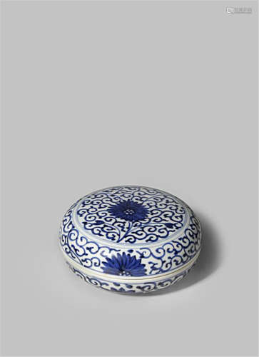 A CHINESE BLUE AND WHITE SEAL PASTE BOX AND COVER PROBABLY KANGXI