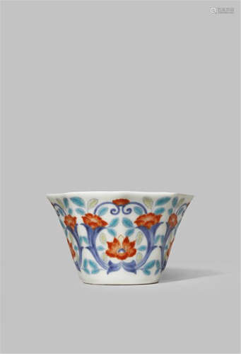 A JAPANESE NABESHIMA BOWL 18TH/19TH CENTURY